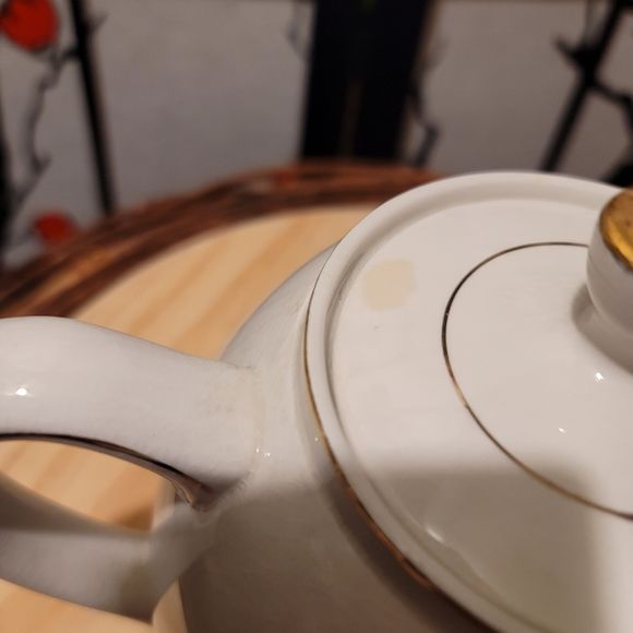 WOOD & SON ENGLAND ELGREAVE TEAPOT FINE PORCELAIN HAND CRAFTED - Picture 4 of 13